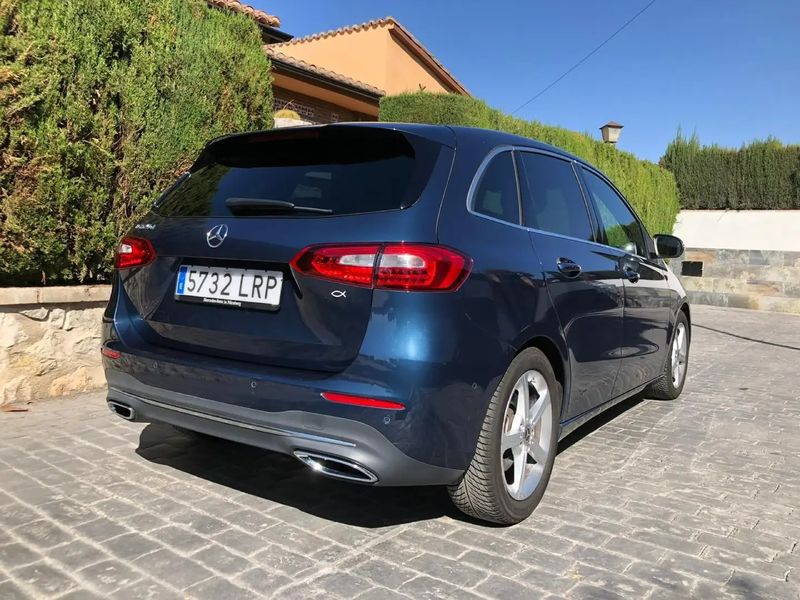 Mercedes-Benz Class B • 2019 • 98,000 km 3