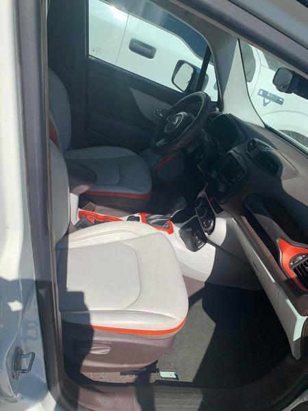 Jeep Renegade • 2016 • 80,000 km 8