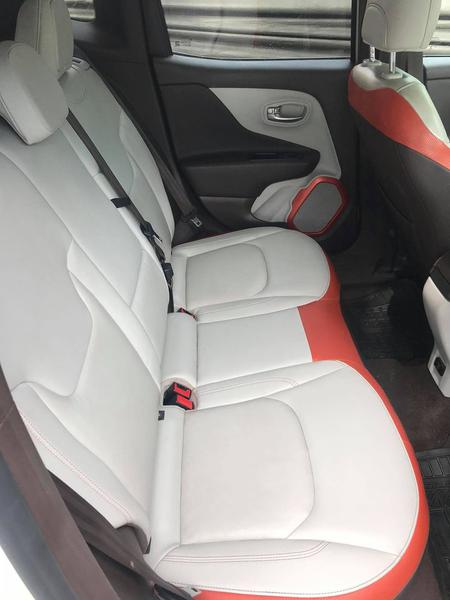 Jeep Renegade • 2016 • 80,000 km 3