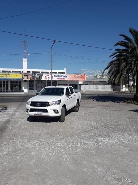 Toyota Hilux • 2017 • 63,900 km 1