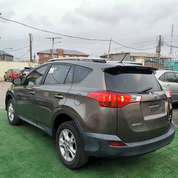 Toyota RAV4 • 2013 • 25 km 3