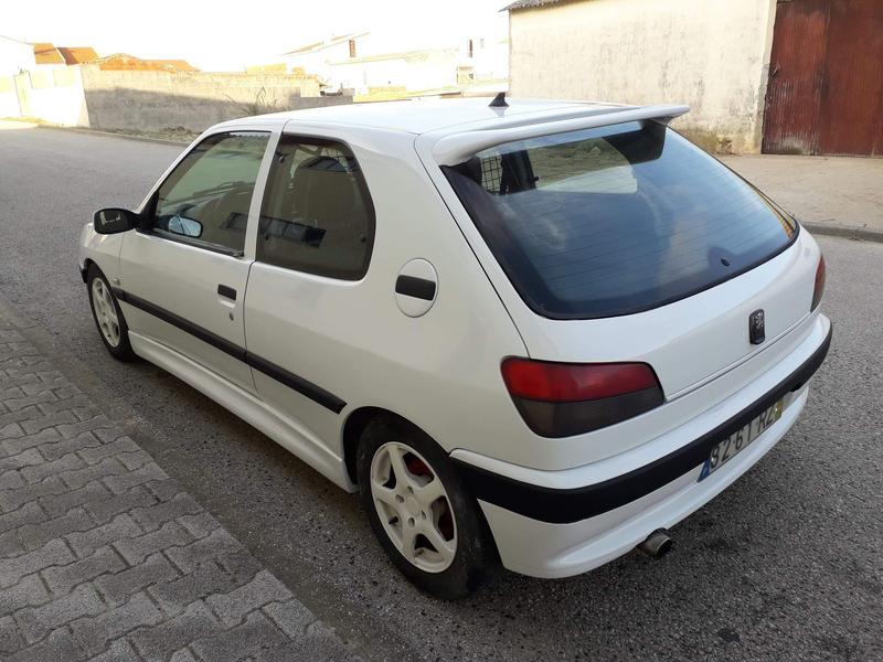 Peugeot 306 • 1998 • 244,000 km 3