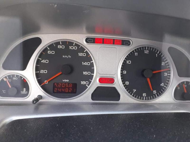 Peugeot 306 • 1998 • 244,000 km 8