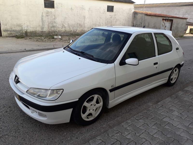 Peugeot 306 • 1998 • 244,000 km 2