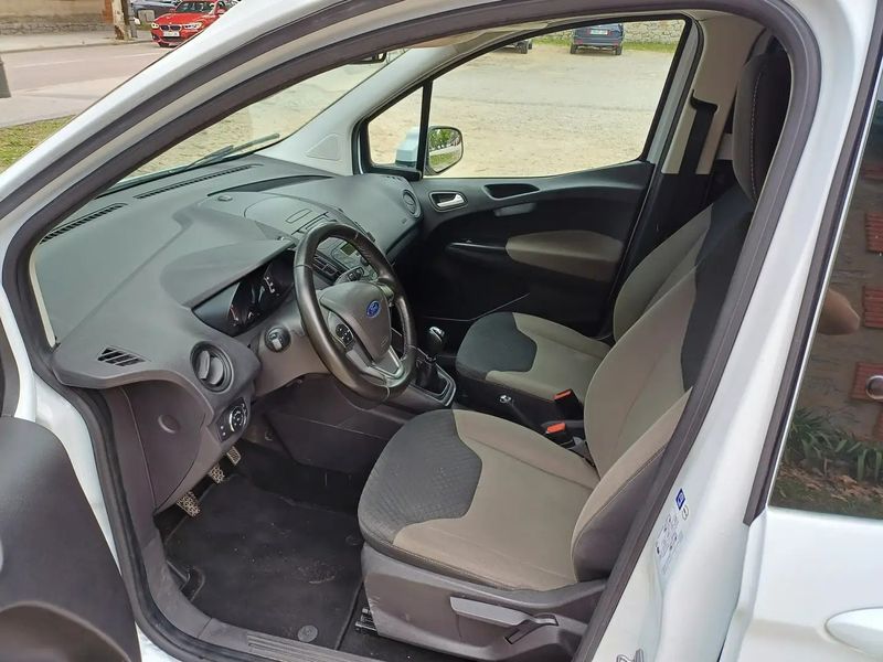 Ford Transit Courier • 2020 • 150,000 km 8