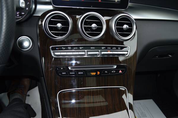 Mercedes-Benz GLC • 2018 • 16,681 km 19
