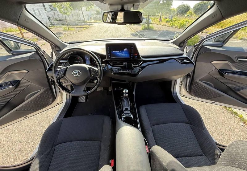 Toyota C-HR • 2018 • 60,000 km 5