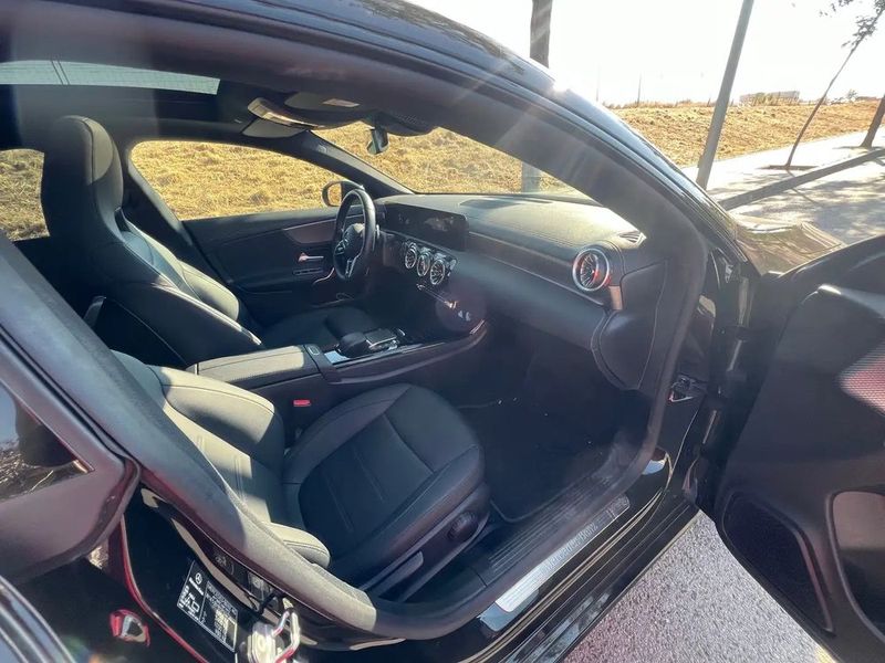 Mercedes-Benz CLA • 2023 • 22,000 km 3