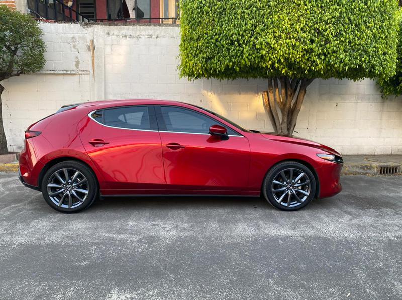 Mazda 3 • 2019 • 8,900 km 1