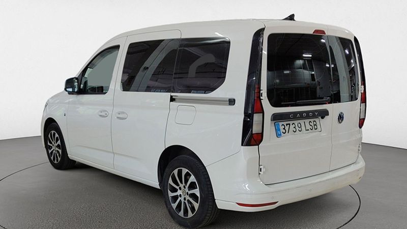 Volkswagen Caddy • 2021 • 35,060 km 4