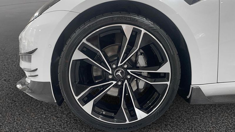 Tesla Model 3 • 2021 • 44,978 km 30