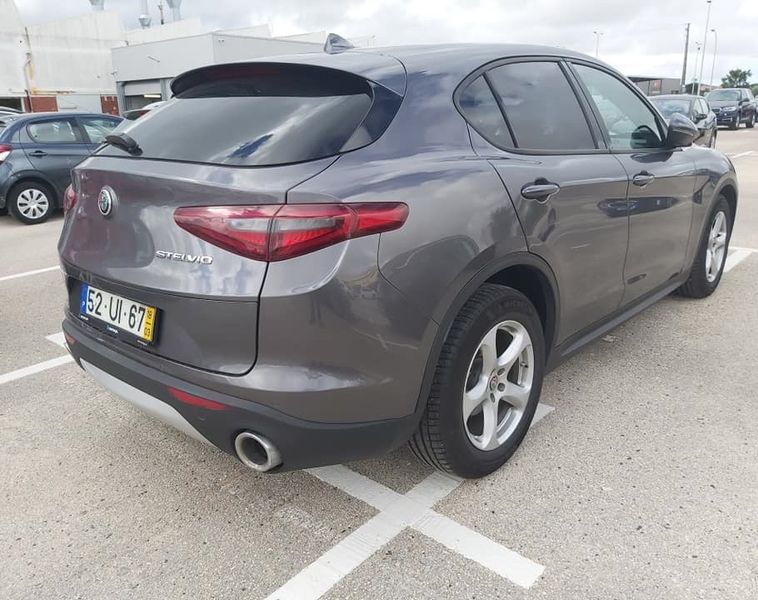 Alfa Romeo Stelvio • 2018 • 60,000 km 2