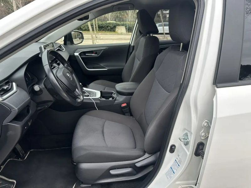 Toyota RAV4 • 2020 • 139,000 km 8