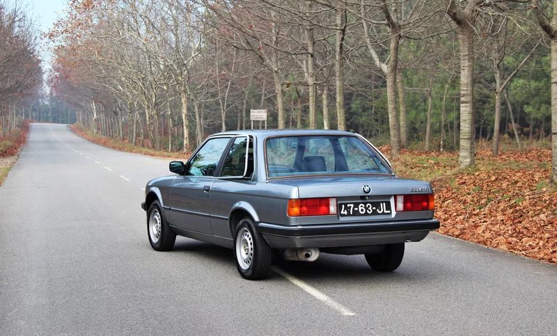 BMW 3 Series • 1987 • 90,000 km 2