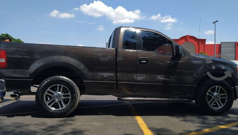 Ford 350 • 2007 • 106,500 km 1