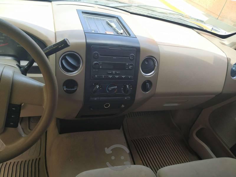 Ford 350 • 2007 • 106,500 km 4