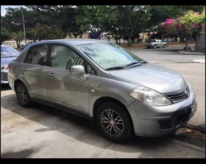 Nissan Tiida • 2011 • 187,000 km 8