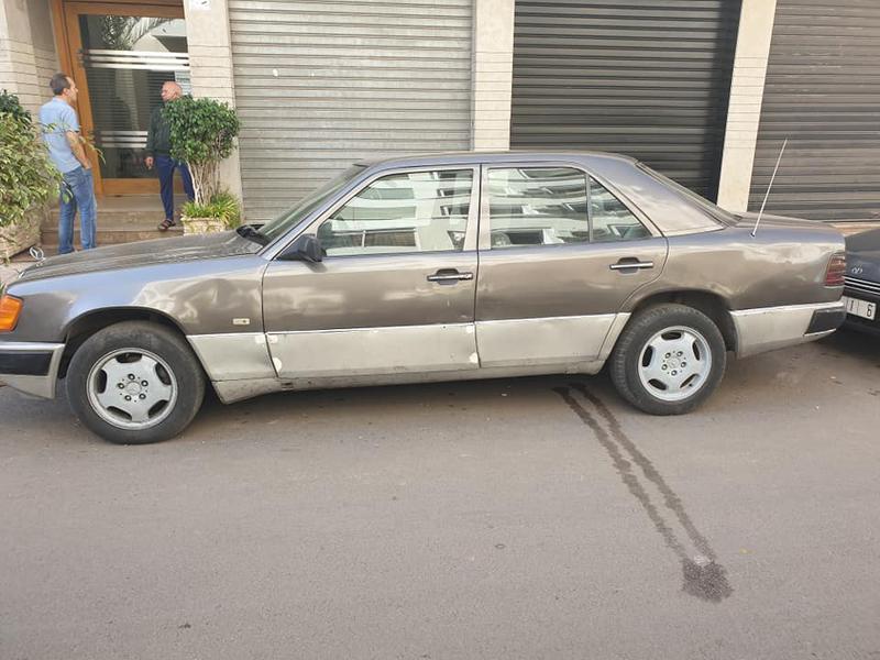 Mercedes-Benz 200 - 300 • 1994 • 260,521 km 3