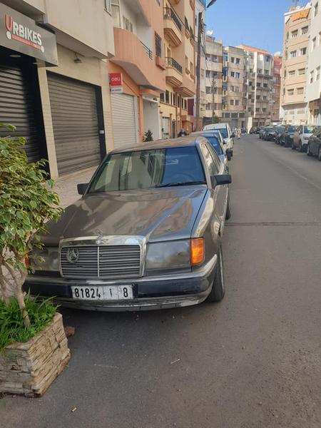 Mercedes-Benz 200 - 300 • 1994 • 260,521 km 4