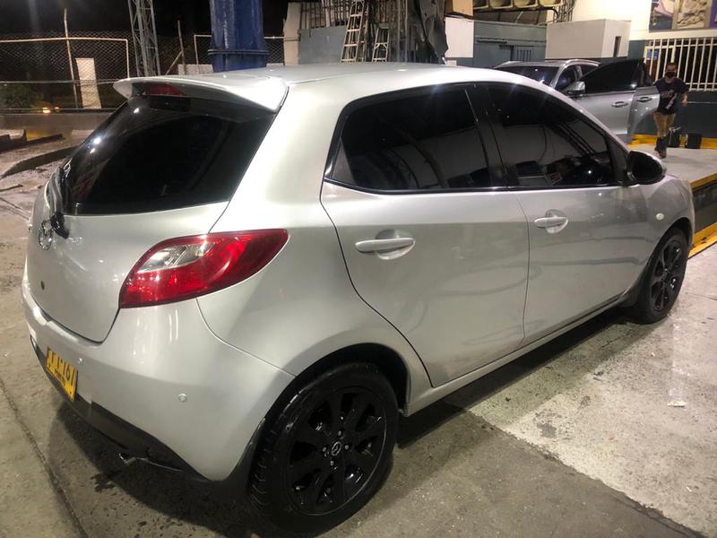 Mazda 2 • 2011 • 136,000 km 4