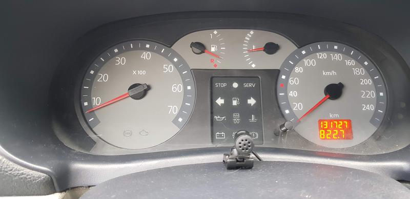 Renault Clio • 2006 • 131,721 km 11