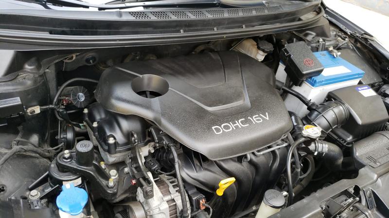 Hyundai Elantra • 2013 • 57,000 km 6