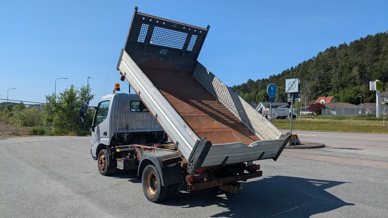 Toyota Dyna • 2010 • 154,000 km 4