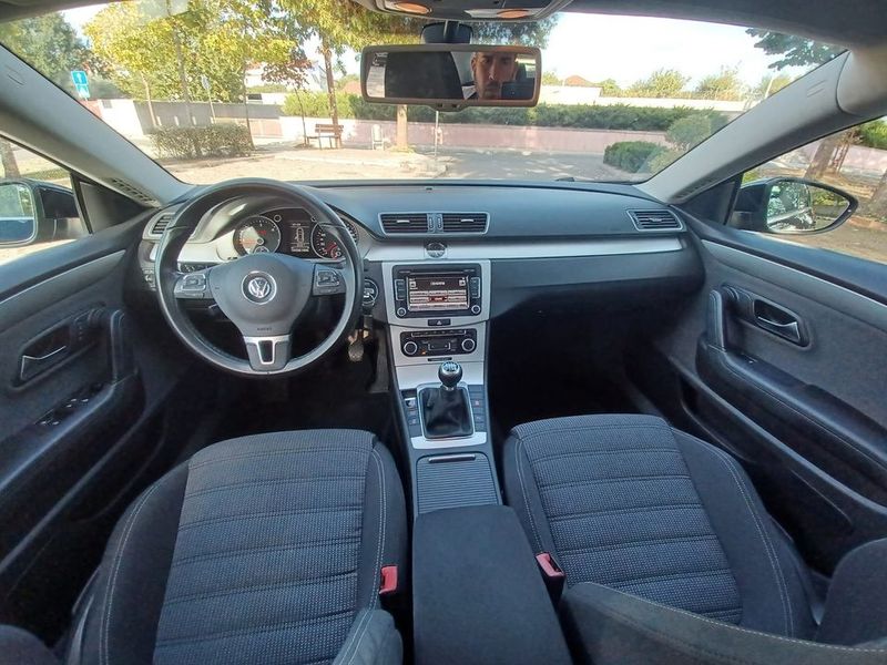Volkswagen Passat • 2012 • 32,000 km 2
