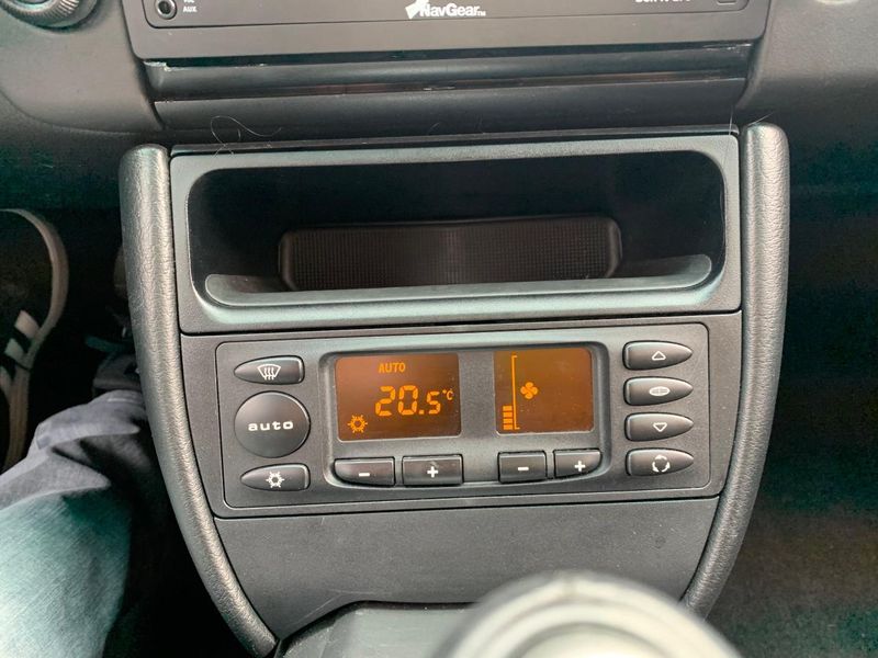 Porsche 911 • 2002 • 163,000 km 14