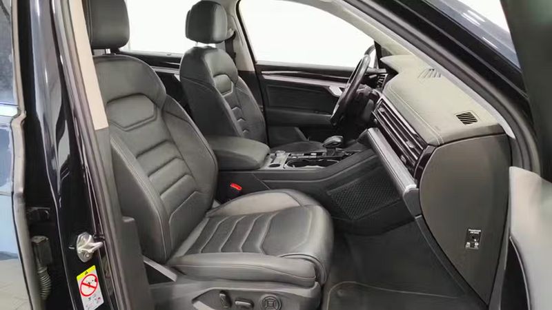 Volkswagen Touareg • 2019 • 170,134 km 12