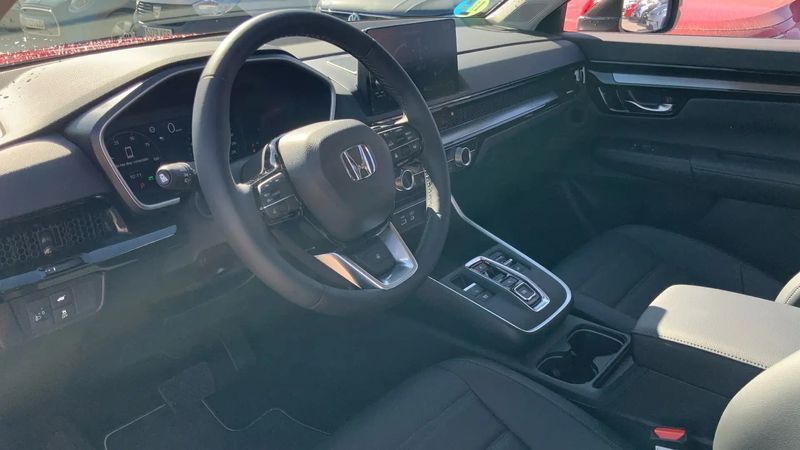 Honda CR-V • 2024 • 10,000 km 5