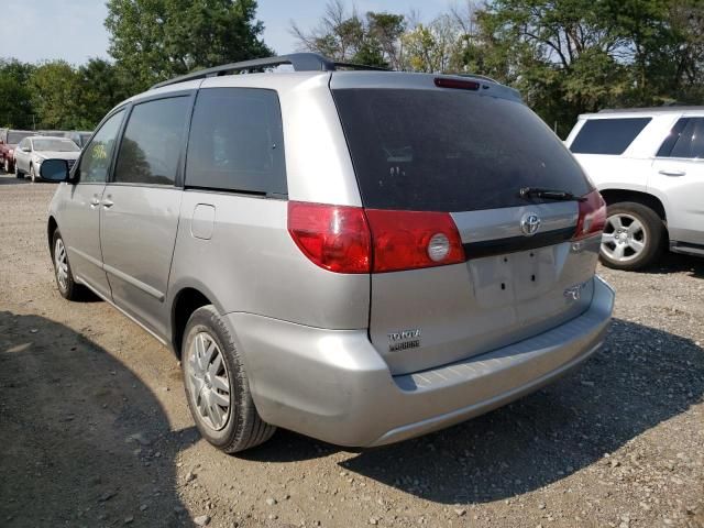 Toyota Sienna • 2007 • 2 km 2