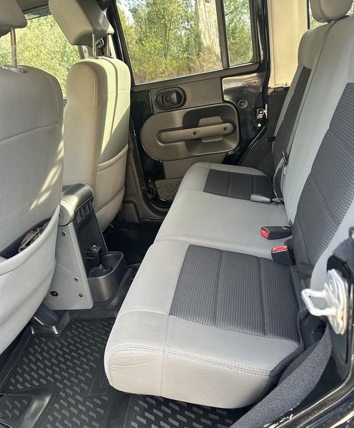 Jeep Wrangler • 2010 • 160,000 km 4