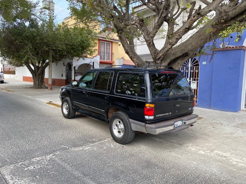 Ford Explorer • 1997 • 170,000 km 1