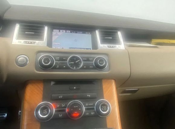 Land Rover Range Rover Sport • 2012 • 212,158 km 2