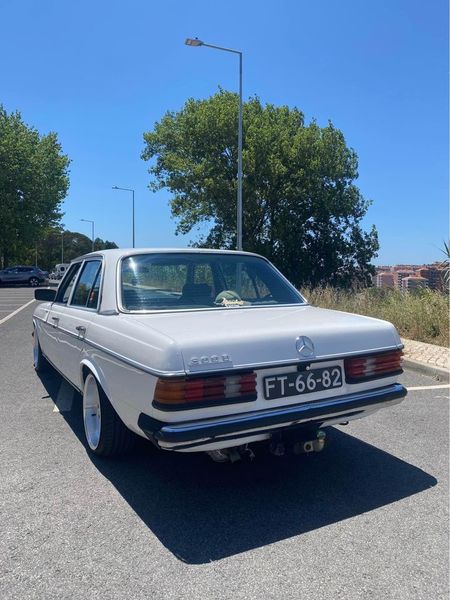 Mercedes-Benz 200 - 300 • 1979 • 432,000 km 4