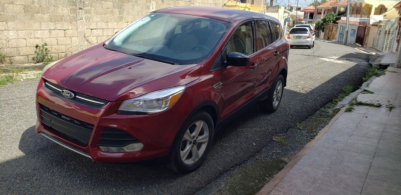 Ford Escape • 2015 • 1 km 4