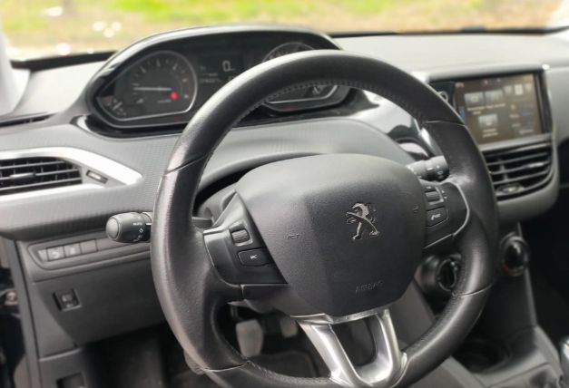 Peugeot 207 • 2017 • 46,000 km 2