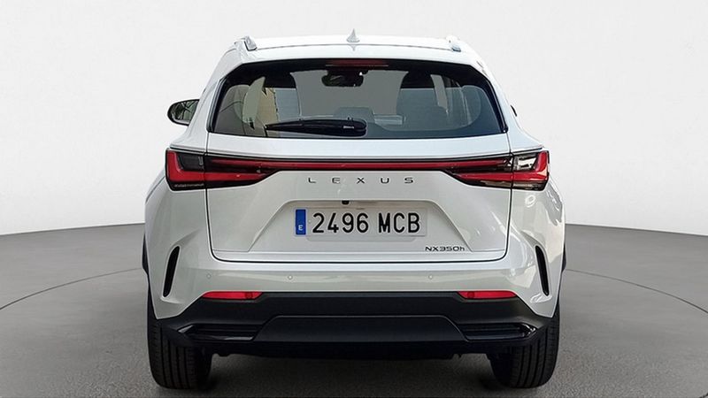 Lexus NX • 2022 • 4,055 km 12