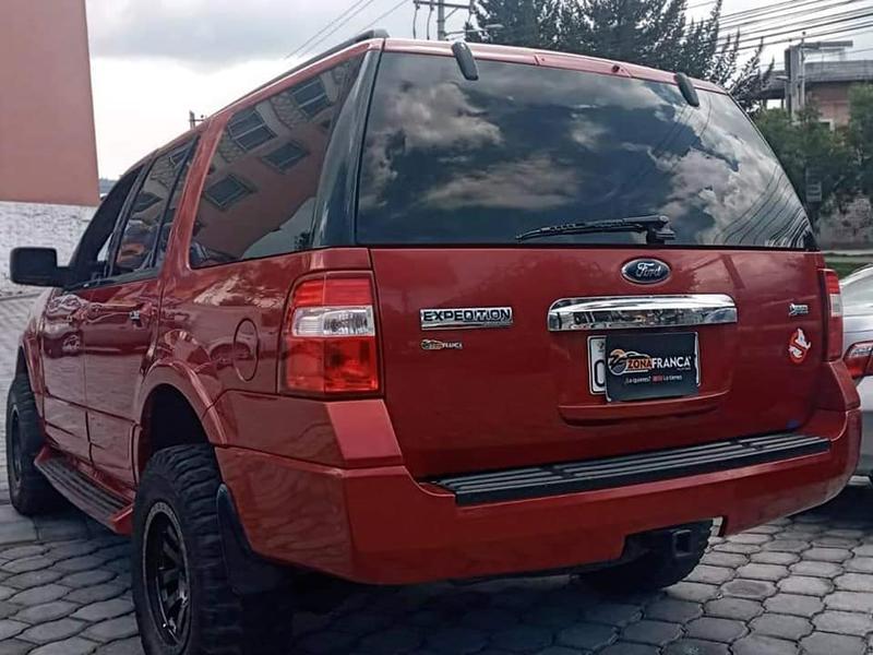 Ford Explorer • 2009 • 99,000 km 2