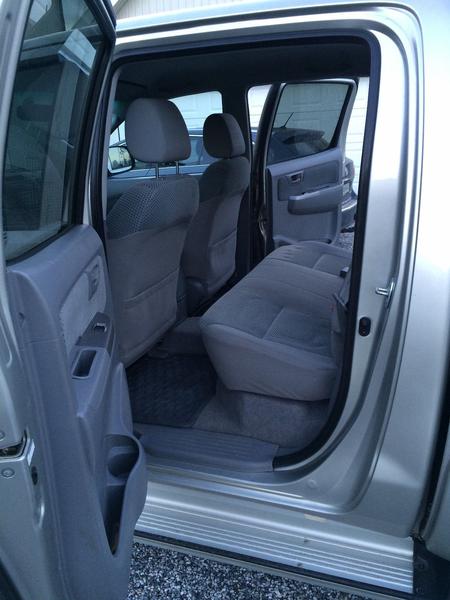 Toyota Hilux • 2005 • 115,300 km 5