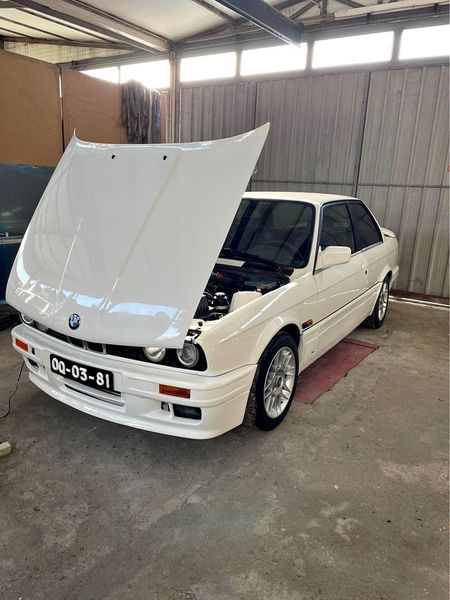 BMW E60 • 1991 • 136,000 km 4