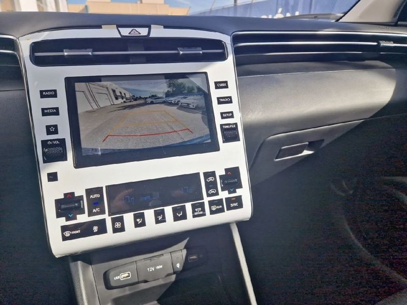 Hyundai Tucson • 2024 • 3,000 km 15