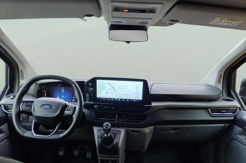 Ford Tourneo Custom • 2024 • 16,902 km 5