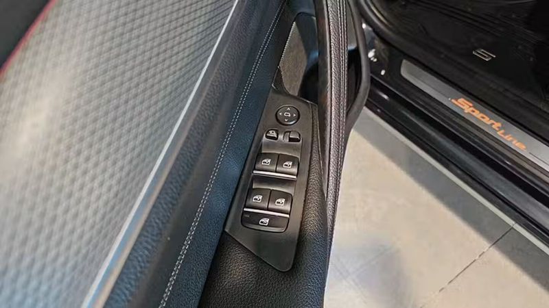 BMW 5 Series • 2017 • 110,173 km 35