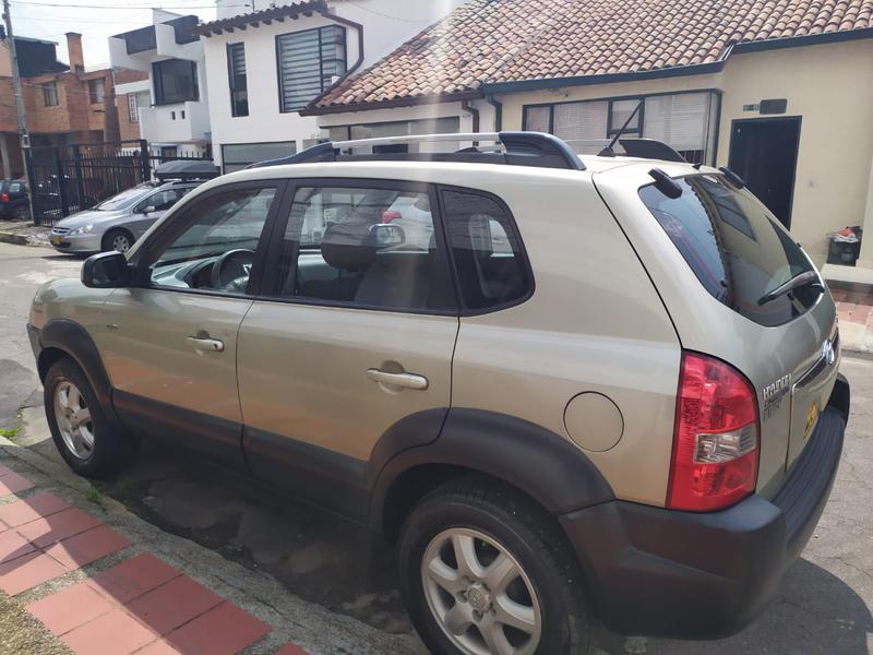 Hyundai Tucson • 2006 • 156,000 km 1