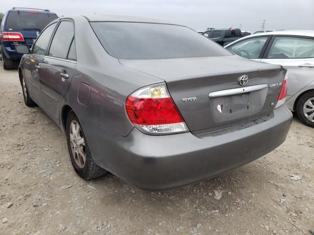 Toyota Camry • 2006 • 12 km 3