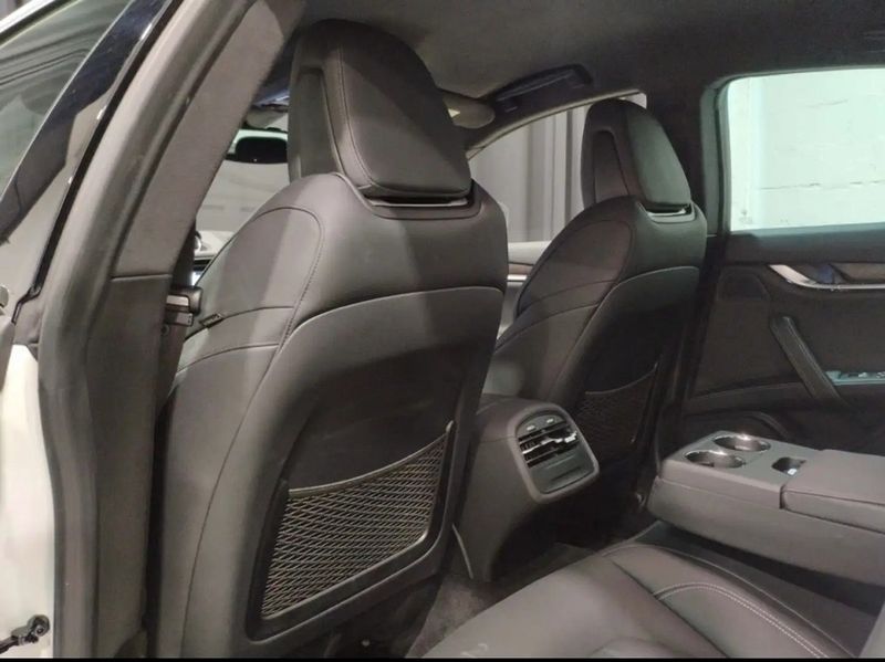 Maserati Ghibli • 2019 • 38,500 km 9