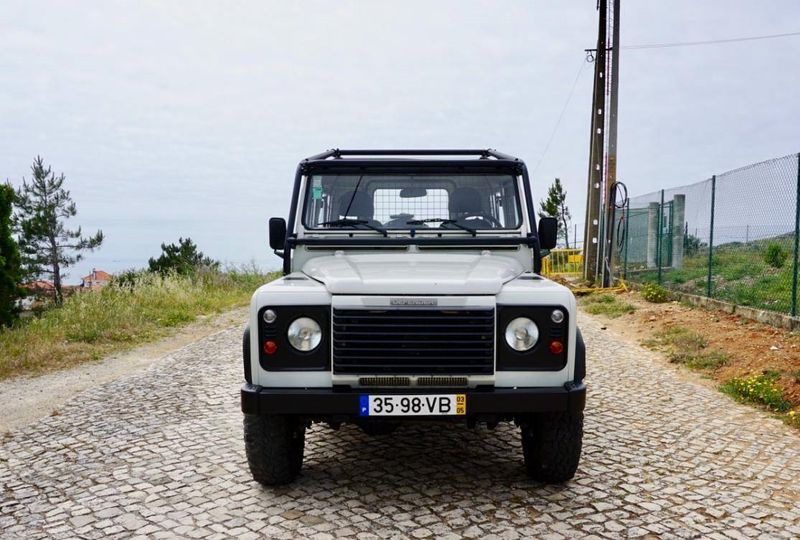 Land Rover Defender • 2003 • 140,000 km 1