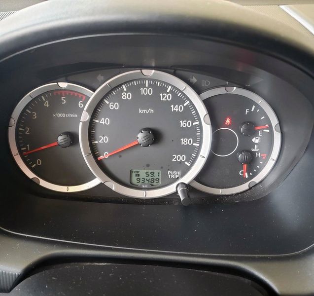 Mitsubishi L200 • 2014 • 90,000 km 2